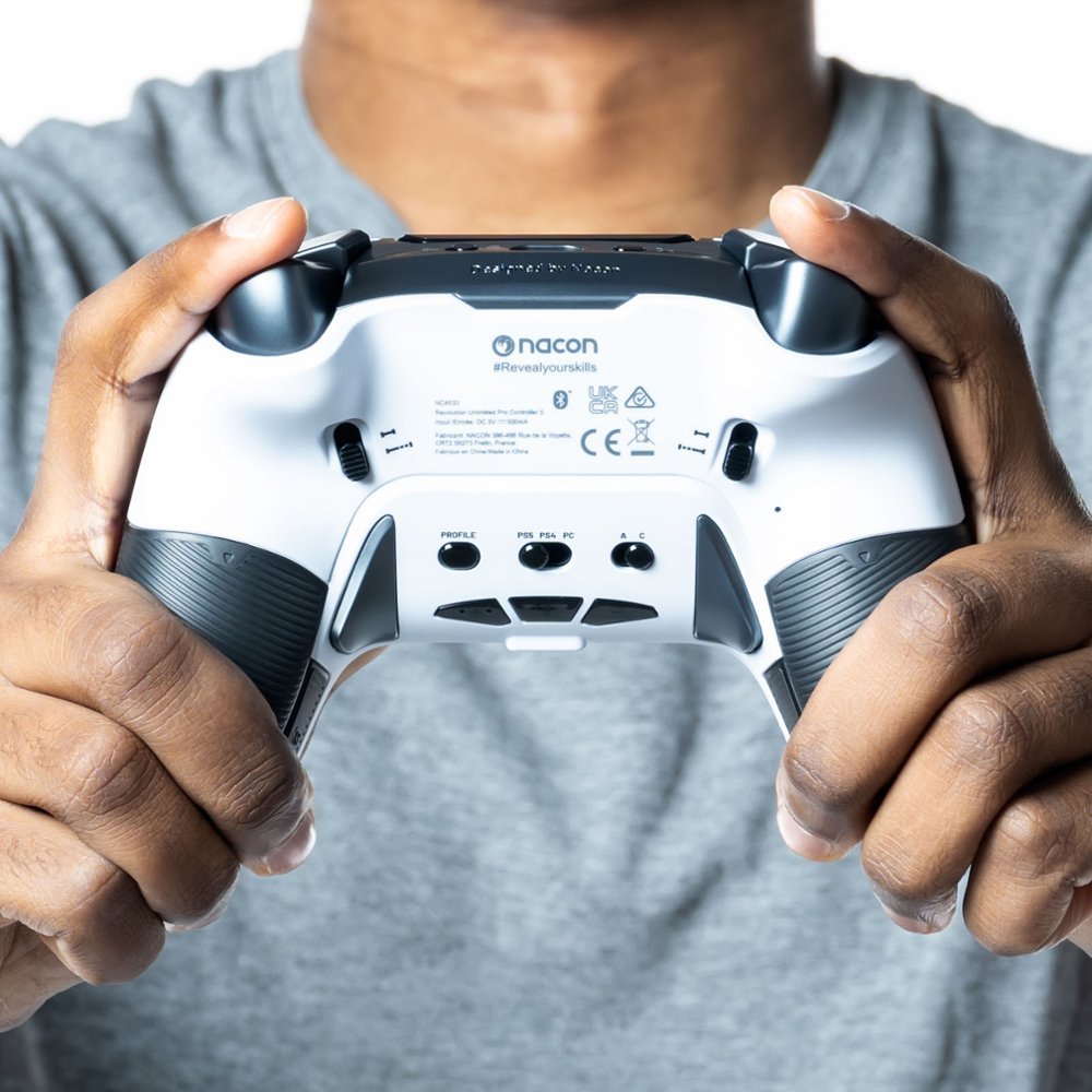 Nacon - Revolution 5 Pro Wireless Controller for PS5, PS4 and PC - White Nacon - Revolution 5 Pro Wireless Controller for PS5, PS4 and PC - White